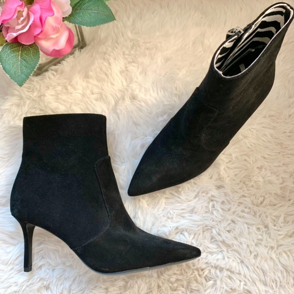 Kate Spade Vikki Black Suede Pointed Toe Booties Ankle Boots 6B